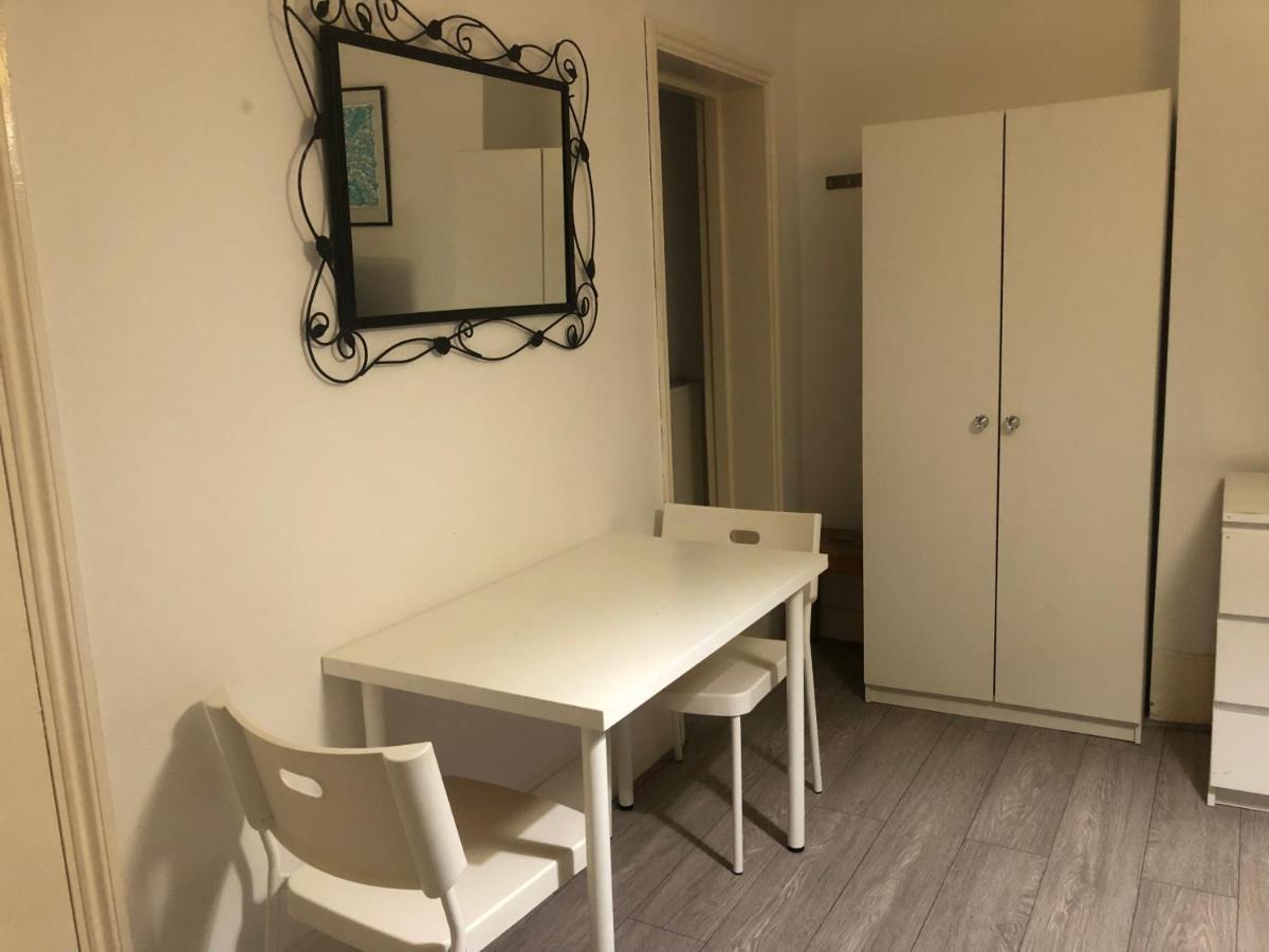 Oyo 94 Bricklane Studio Flats Hotel Лондон Екстериор снимка