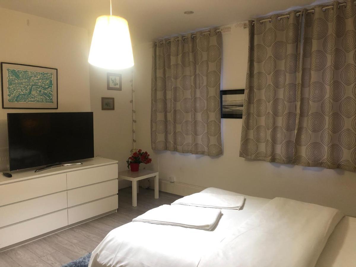 Oyo 94 Bricklane Studio Flats Hotel Лондон Екстериор снимка