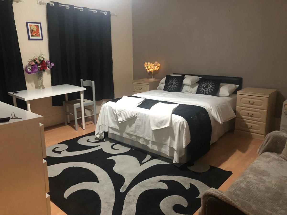 Oyo 94 Bricklane Studio Flats Hotel Лондон Екстериор снимка
