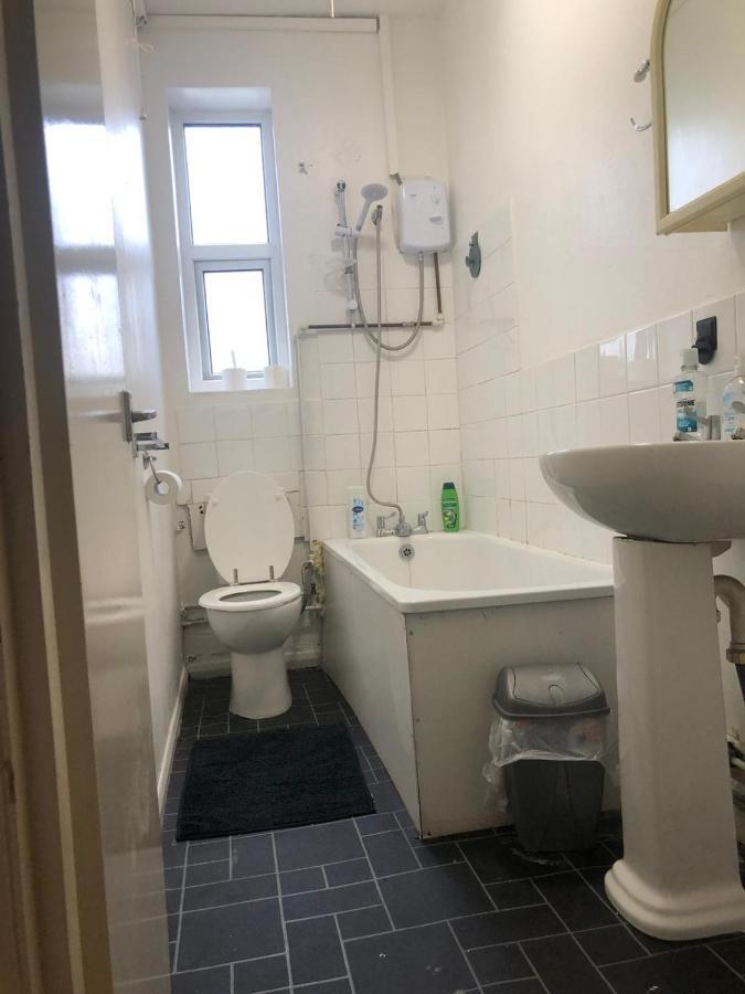 Oyo 94 Bricklane Studio Flats Hotel Лондон Екстериор снимка