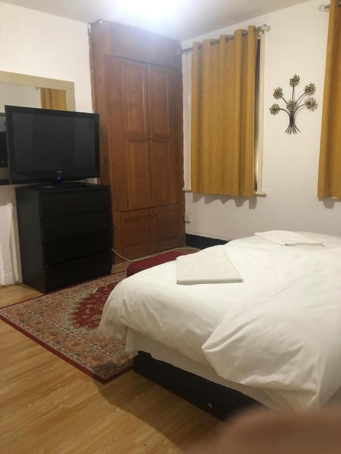Oyo 94 Bricklane Studio Flats Hotel Лондон Екстериор снимка